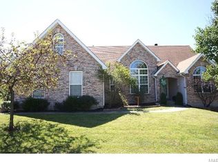 3901 White Rose Ln, Saint Charles, MO 63304