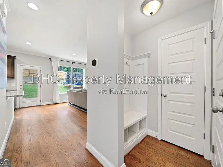 1765 Stoney Creek Dr SE — Photo 10
