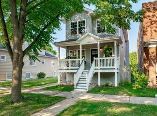 1040 Lathrop Ave, Forest Park, IL