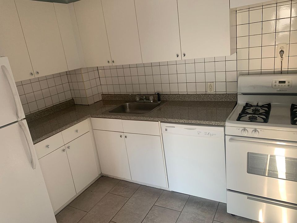 1st image of 275 Prospect St APT 1M