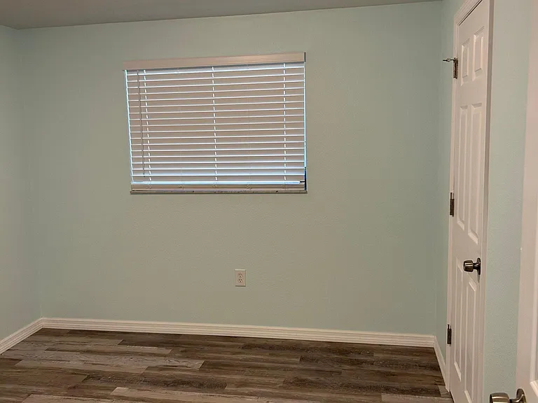 4608 Kempson Ln — Photo 8