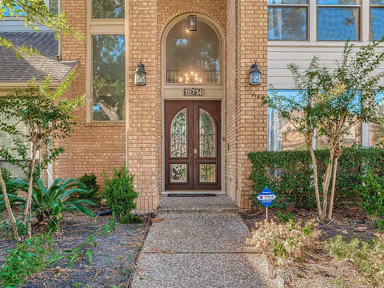 15714 Sylvan Lake Dr — Photo 4