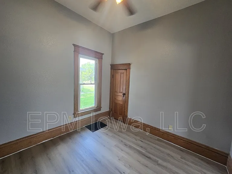 301 Leland Ave — Photo 15