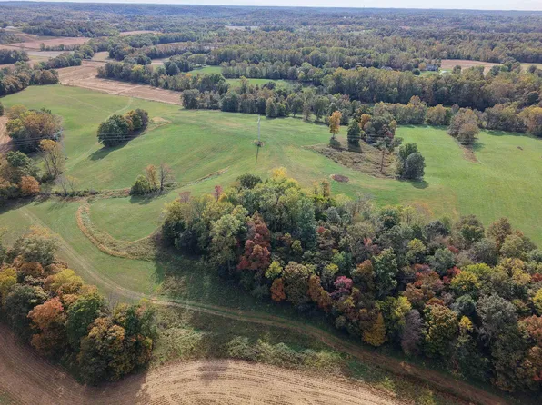 Reinhart Rd, Loogootee, IN 47553