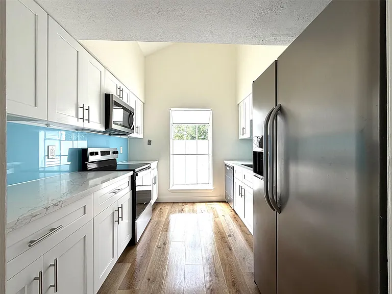 9809 Richmond Ave #E5 — Photo 3