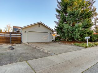 2831 Fernwood St, Redding, CA 96001