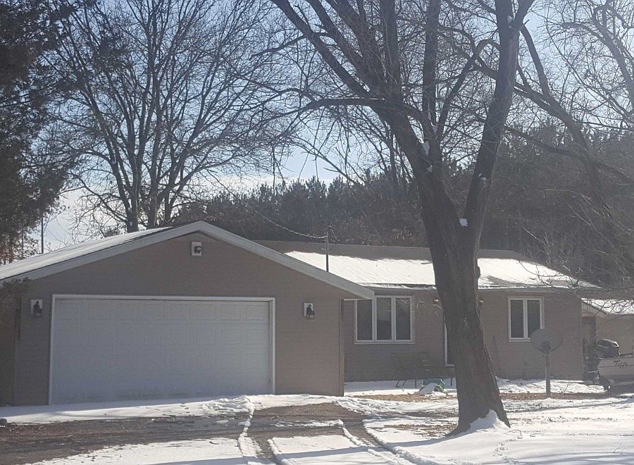 1st image of W7143 S Oakwood Cir