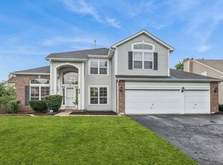 645 Chestnut Dr, Carol Stream, IL 60188