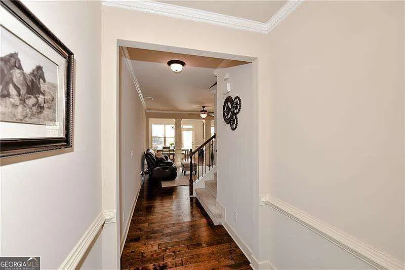 4 bed, 3.5 bath, 2628 sqft, $3,200 — Photo 2