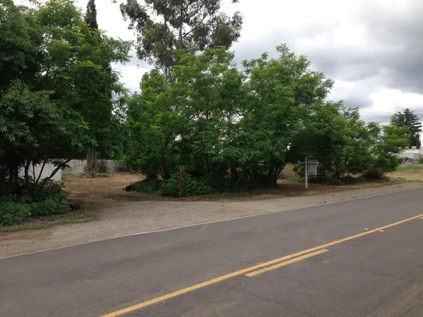 19302 E Front St, Linden, CA 95236