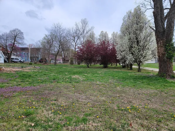 000 N Locust Street, Pierce City, MO 65723