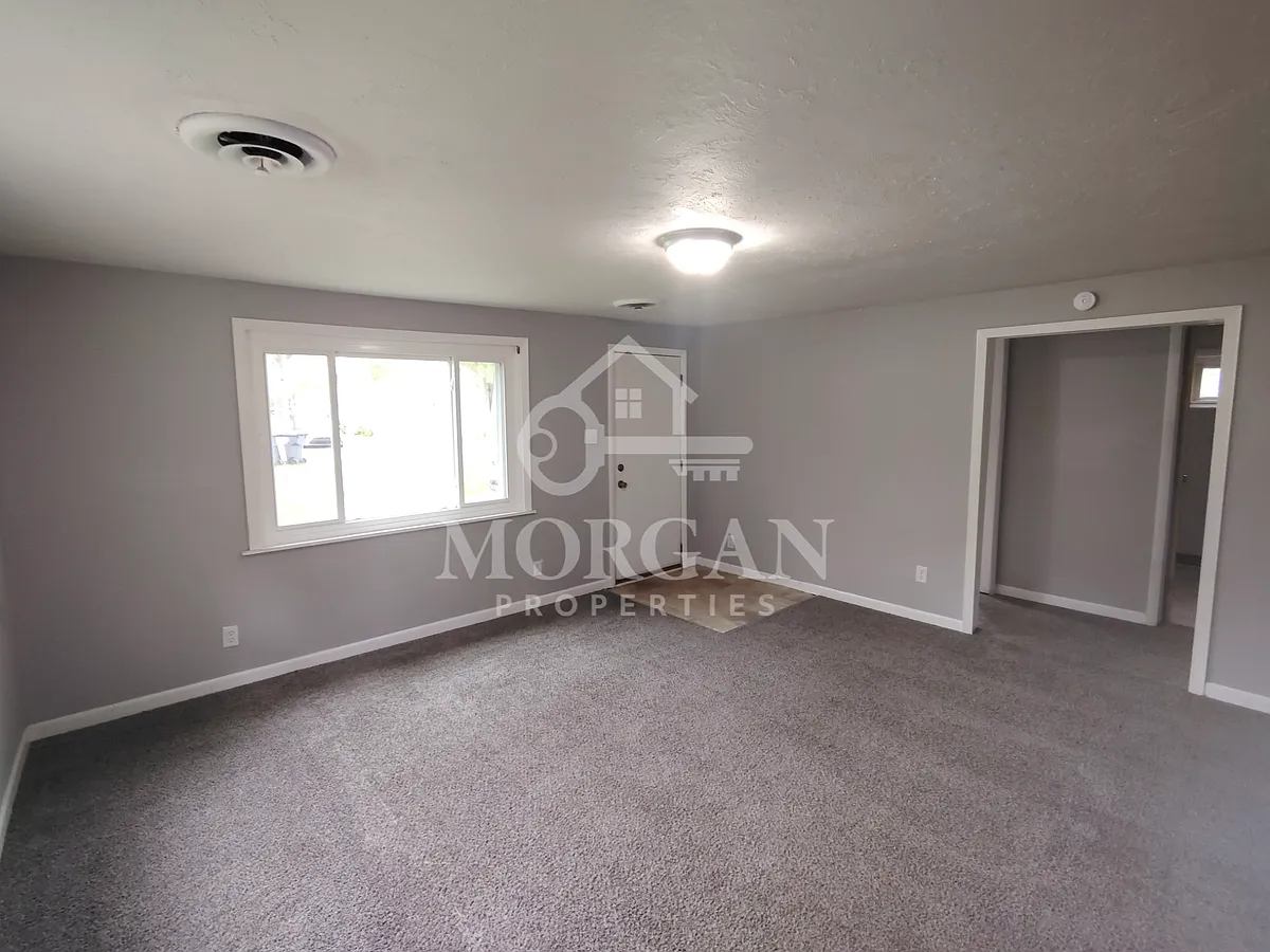 Building Photo - 608 Ellenhurst St