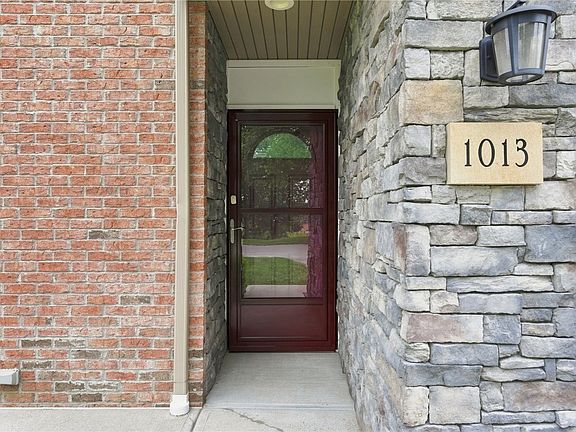 3rd image of 1013 Westwood Ln