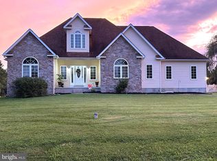 7 Club Ln, Earleville, MD 21919