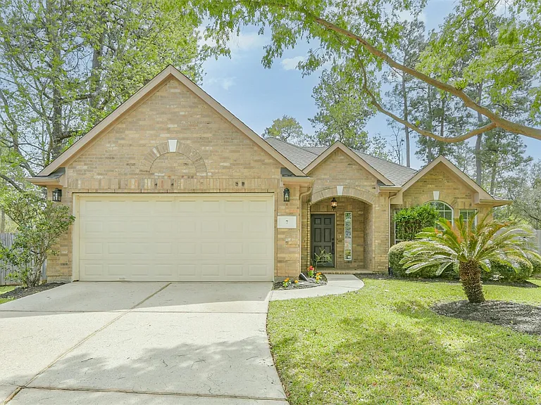7 Heron Hollow Ct — Photo 1