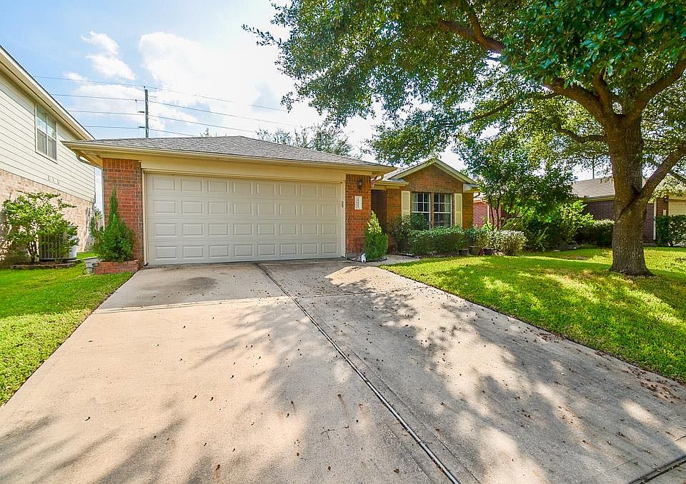 1st image of 17923 Rose Hill Park Ln