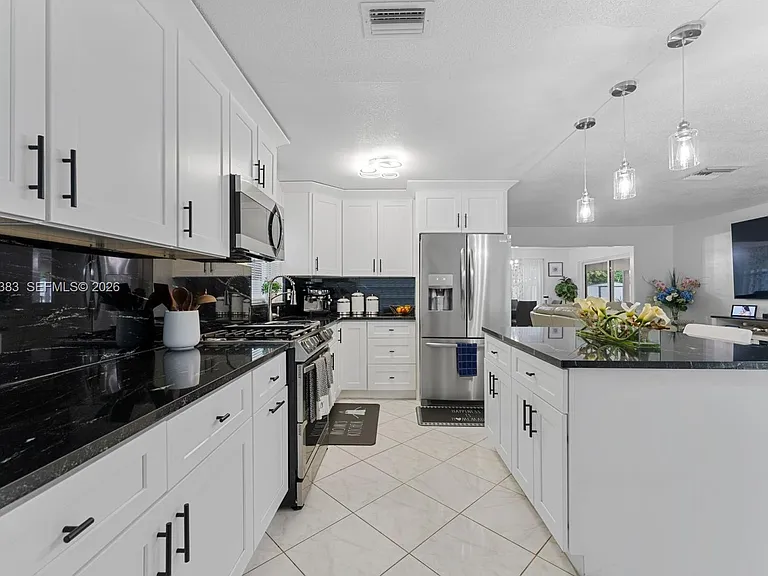 9508 N Military Trl — Photo 9