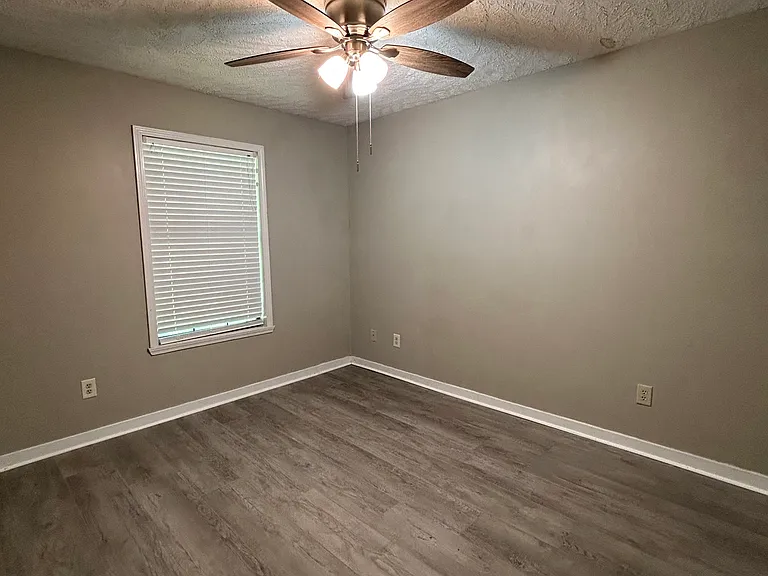 125 Oakwood Dr — Photo 10