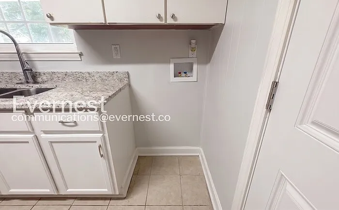 8304 Baldwyn Cv — Photo 24