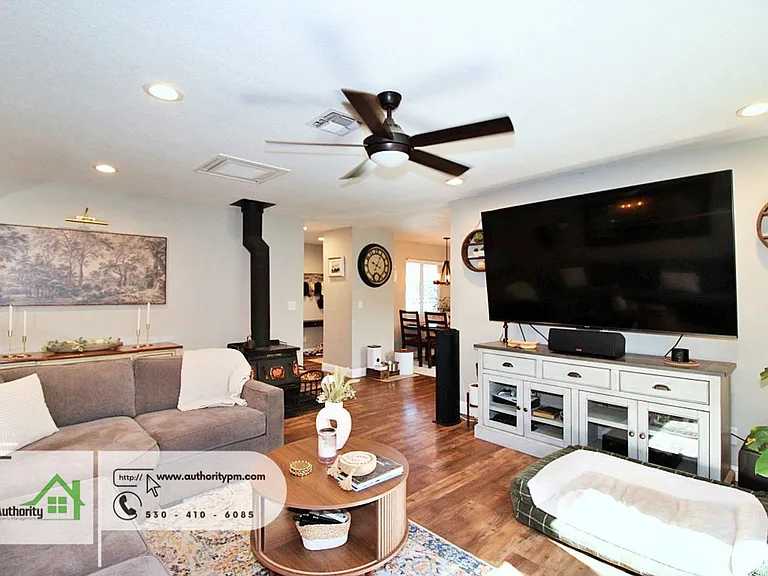 1437 Mariposa Ct — Photo 8
