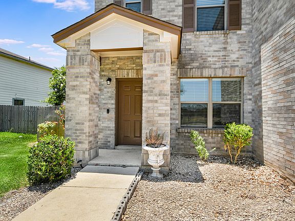 3rd image of 601 Abundance Ln