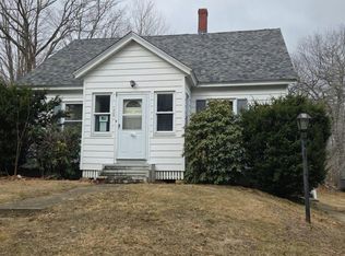 29 Cleveland St, Gardner, MA 01440