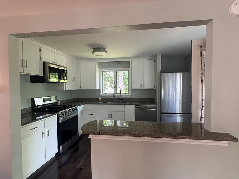 247 Forest St — Photo 5