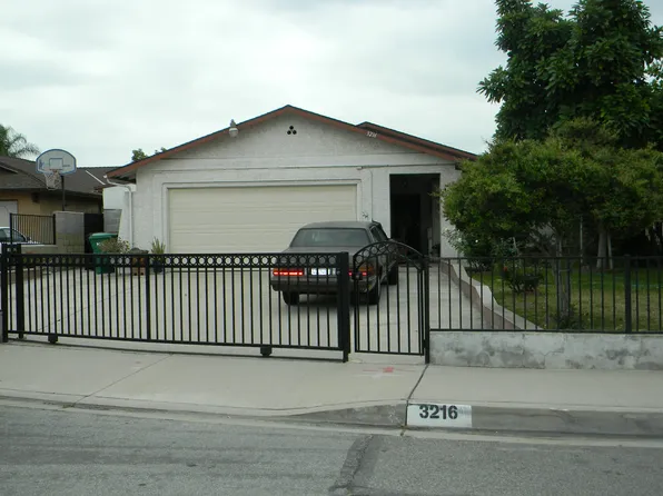 3216 Hammond St, Baldwin Park, CA 91706