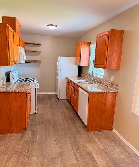 17620 Burbank Blvd #9 — Photo 6