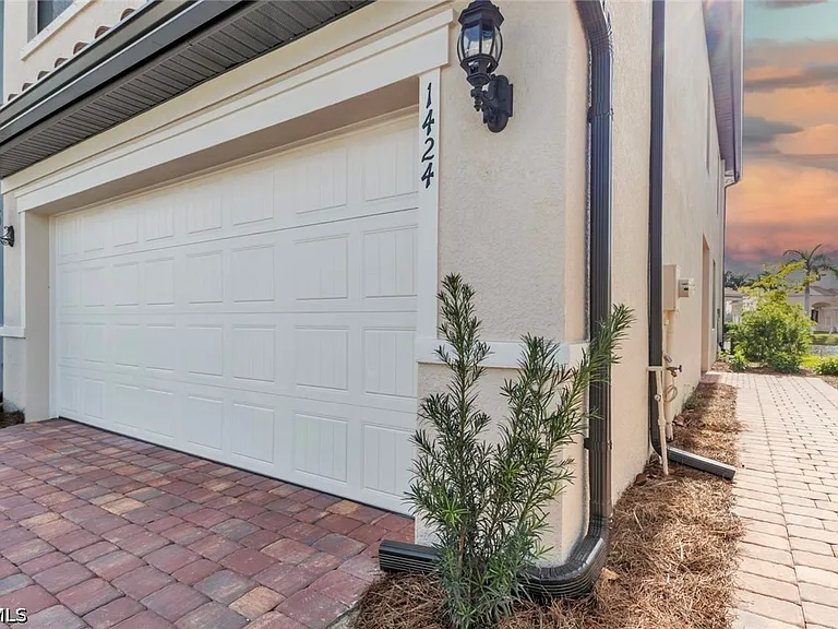 1424 Weeping Willow Ct — Photo 21