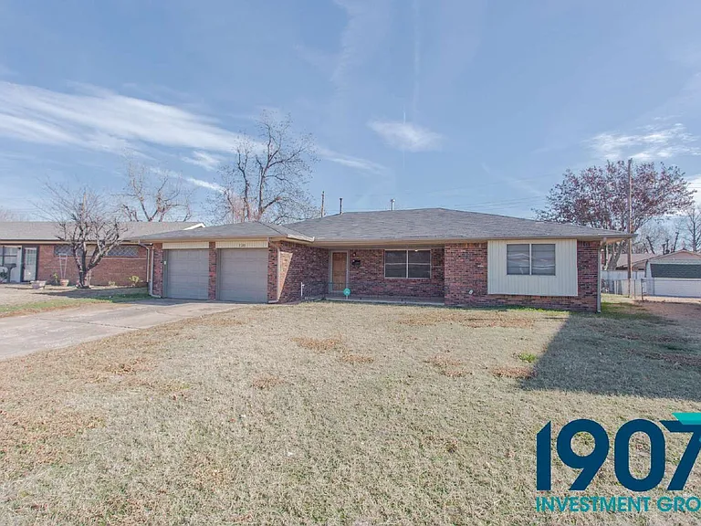 120 Platt Ln — Photo 2