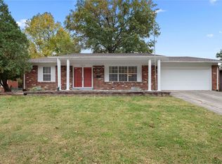 805 Monterey Dr, O'Fallon, IL 62269