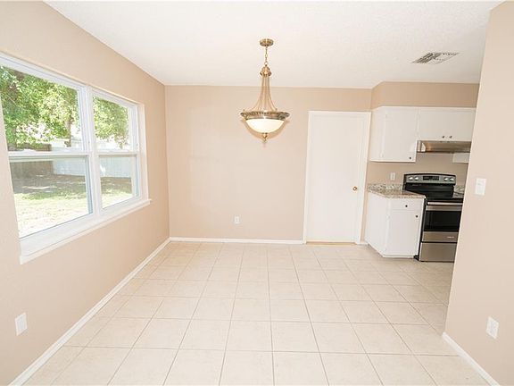 3rd image of 1840 Haperon St