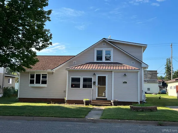 1311 W Hughitt St, Iron Mountain, MI 49801