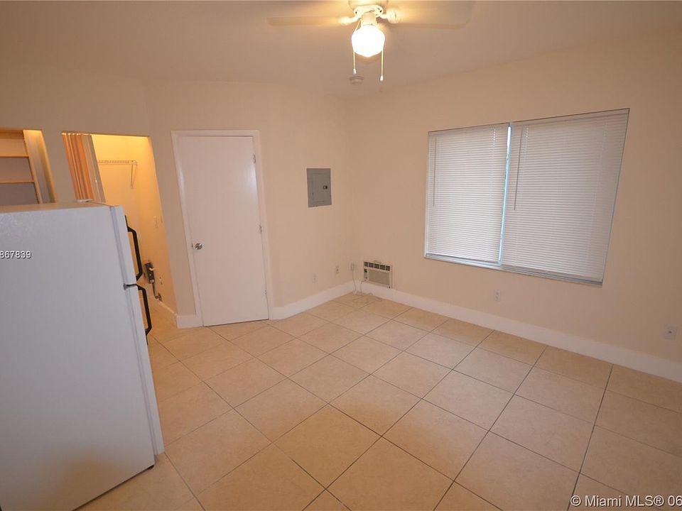 1st image of 427 NE 62nd St #9