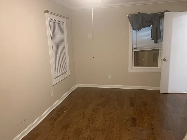800 E South St — Photo 19