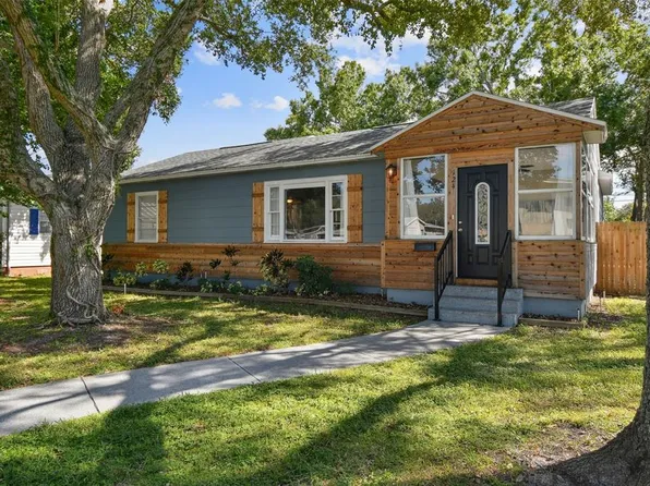 124 37th Ave NE, Saint Petersburg, FL 33704