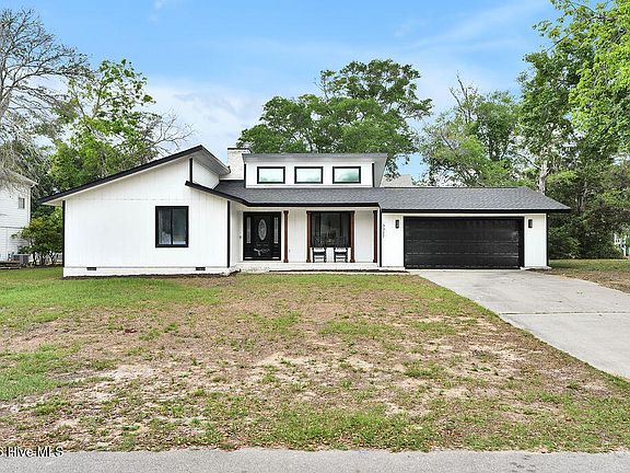 2nd image of 3307 E Oak Island Drive