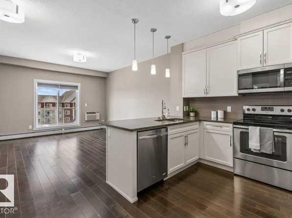 2207 44th Ave NW #409, Edmonton, AB T6T 0T2