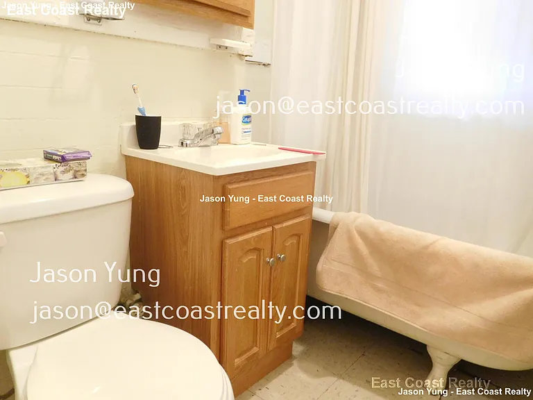 64 Woodstock Ave #4 — Photo 13
