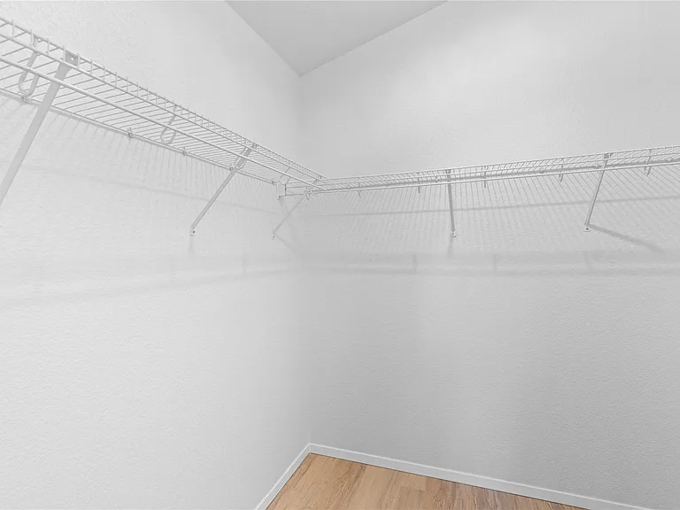 406 Covent Dr — Photo 26