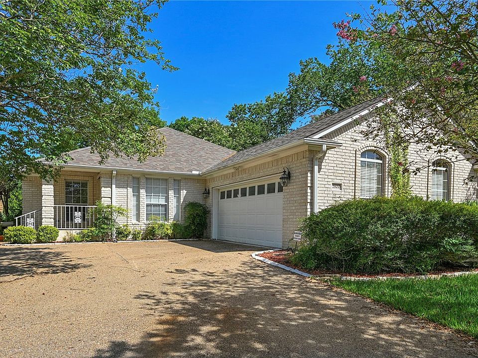 1st image of 2800 Broadmoor Dr