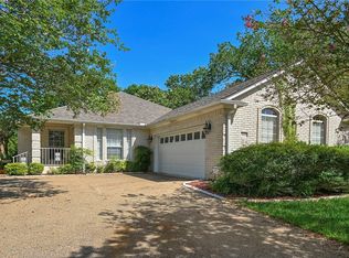 2800 Broadmoor Dr, Bryan, TX 77802