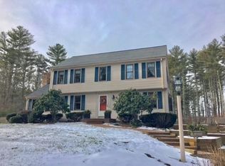 3 Stuart Rd, Rochester, MA 02770