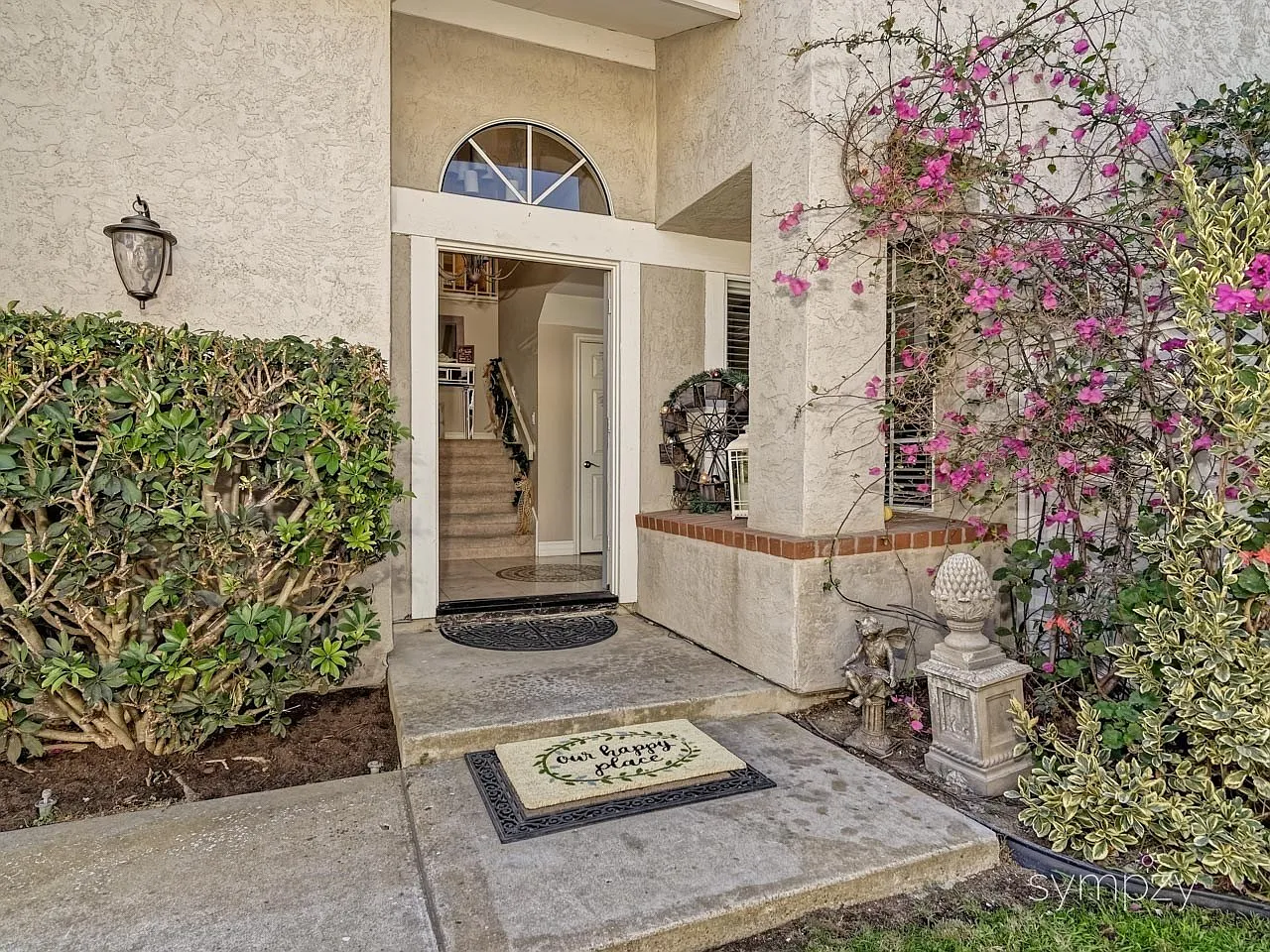 4 bed, 2195 sqft, $5,100 — Photo 2