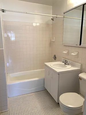 Rented by 18 REALTY | media 8