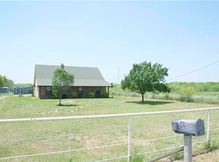 949 Stevens Rd, Ennis, TX 75119