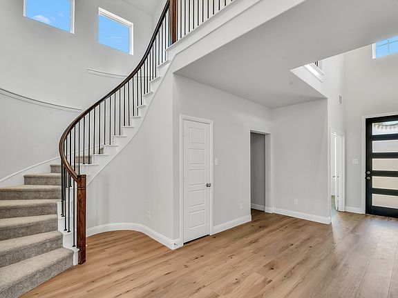 4th image of 14569 Flossie St
