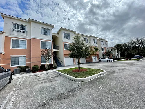 2210 Myrtlewood Cir E Photo 1 2210 Myrtlewood Cir E Photo 1