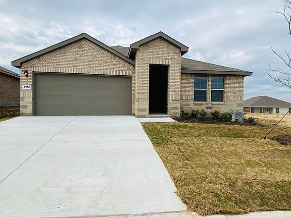 2nd image of 5812 Lake Dr